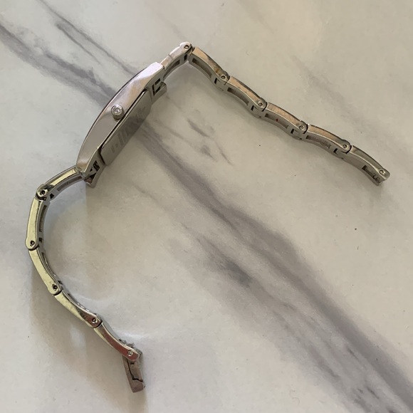 Women’s Gucci Silver Chain Watch, good condition! - Picture 4 of 5